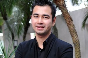 Raffi Ahmad adalah presenter, aktor, dan penyanyi berkebangsaan Indonesia