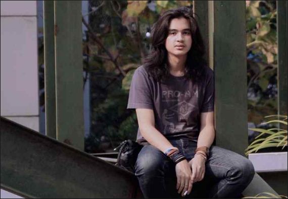 Profil dan Biodata Esa Sigit Lengkap Foto Agama Fakta Instagram Twitter